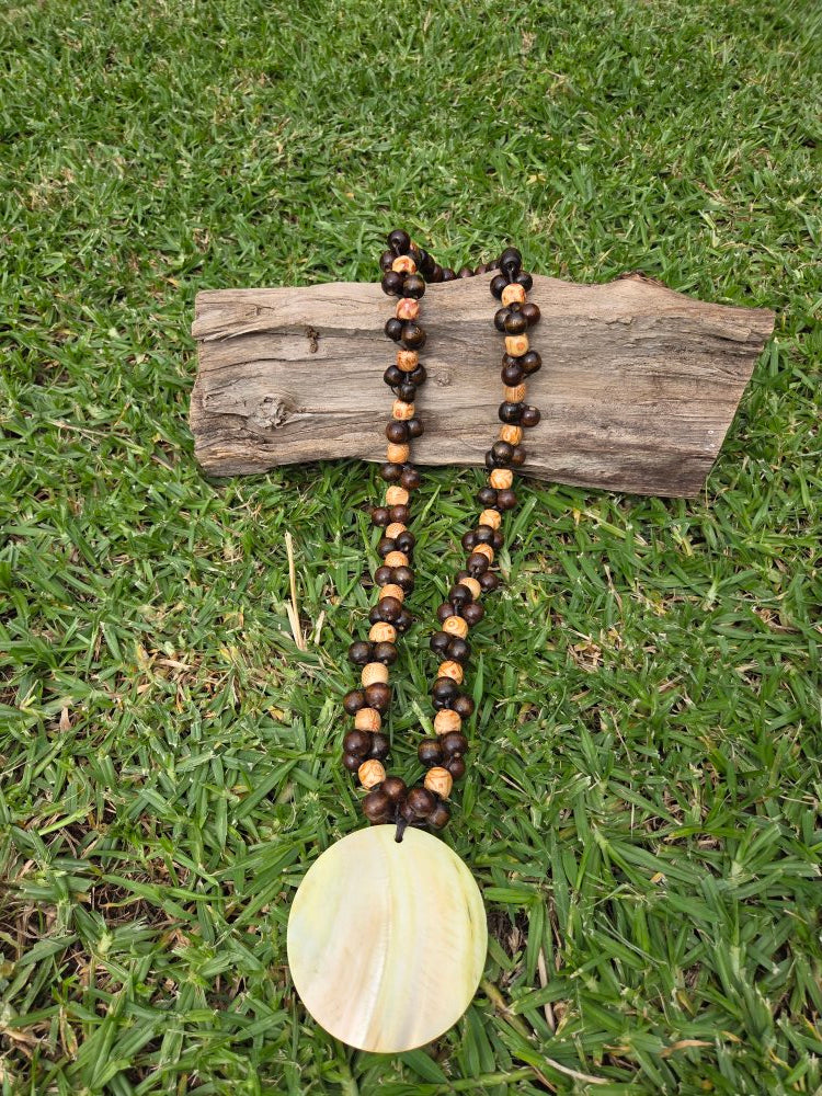 Garde statement neckpiece