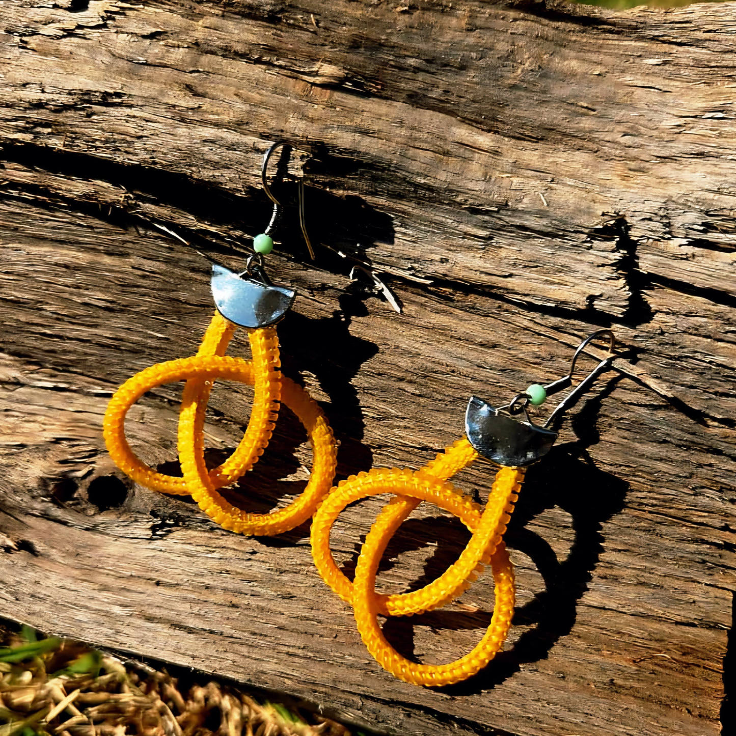 Ubuntu zipper earrings