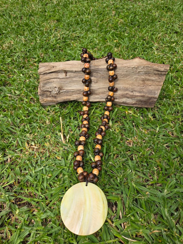 Garde statement neckpiece