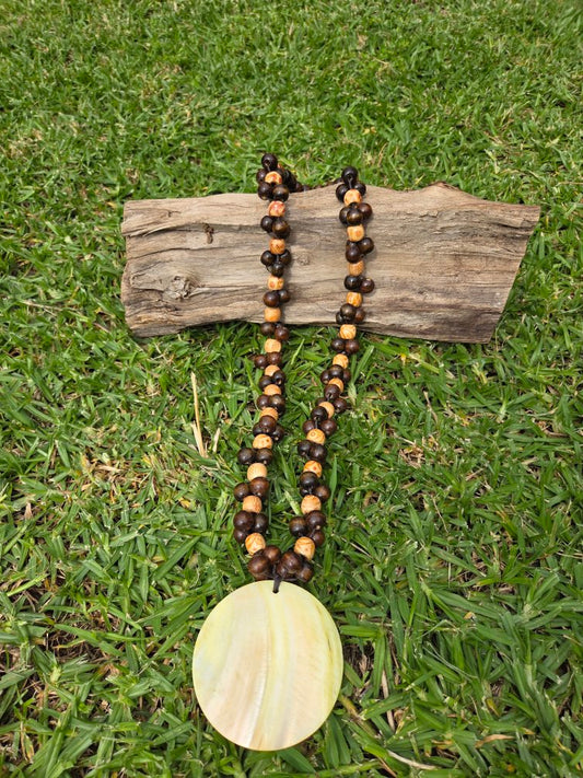 Garde statement neckpiece